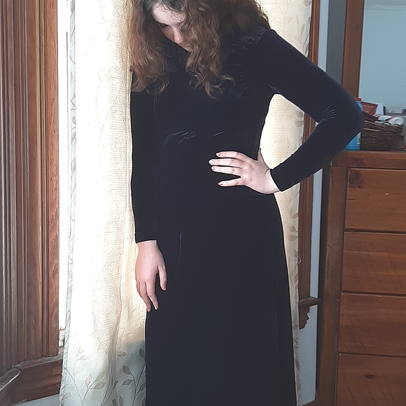 BCBG Max Azria Vintage Midnight Blue Velvet Mockneck Gown - Picture 8 of 12